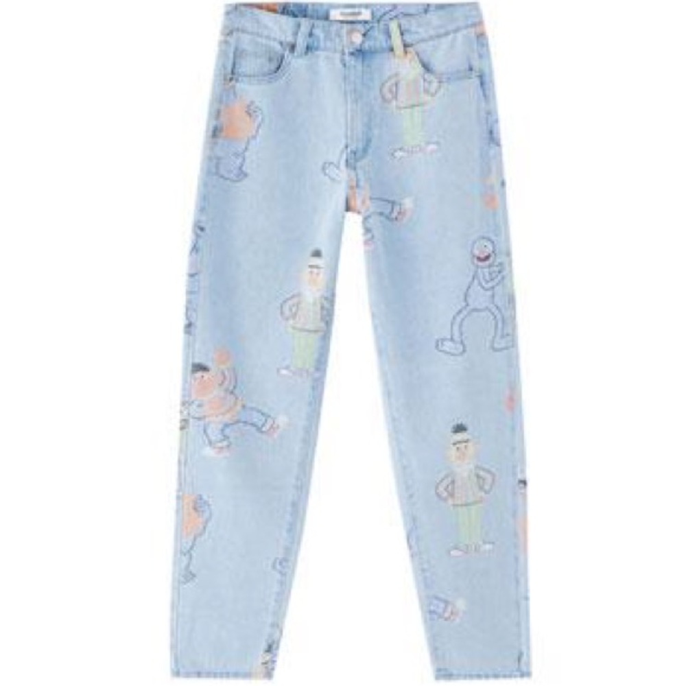 Amazing Like New Pull&Bear Sesame Street Mom Jeans
